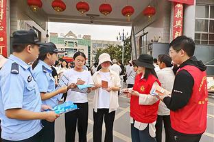 过去4场文班出任首发中锋 场均19.8分16.5板3.5助攻4.3帽1.5断